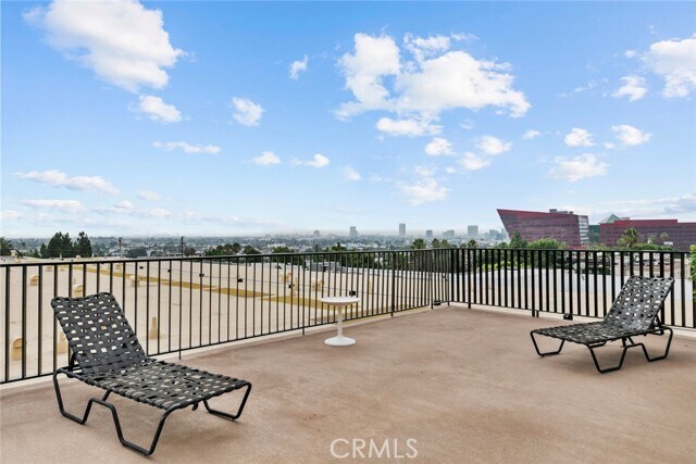 Building Photo - 960 Larrabee St