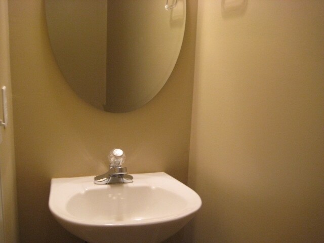 Building Photo - 3110 Overhill Ct