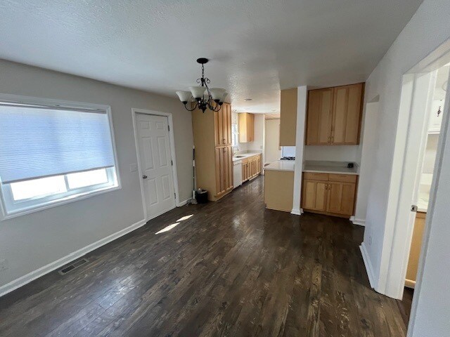 Kitchen - 1290 Starling Ln