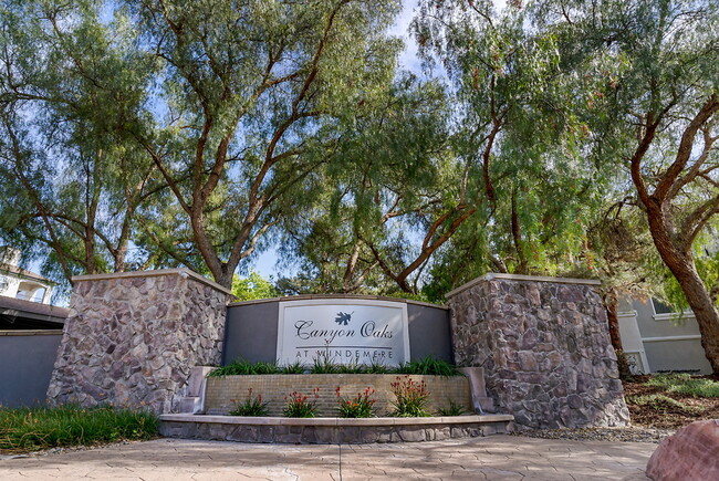 Building Photo - Canyon Oaks at Windemere