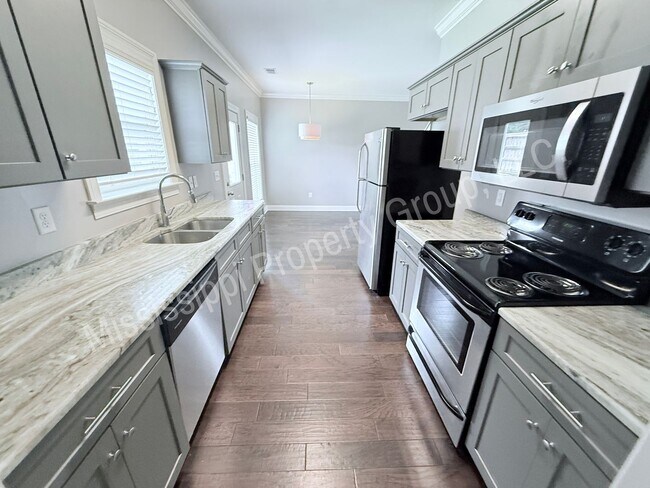 Building Photo - 4BR/4.5BA For Rent