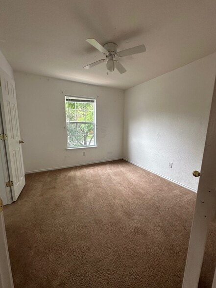 Building Photo - 9426 Santa Fe Ridge