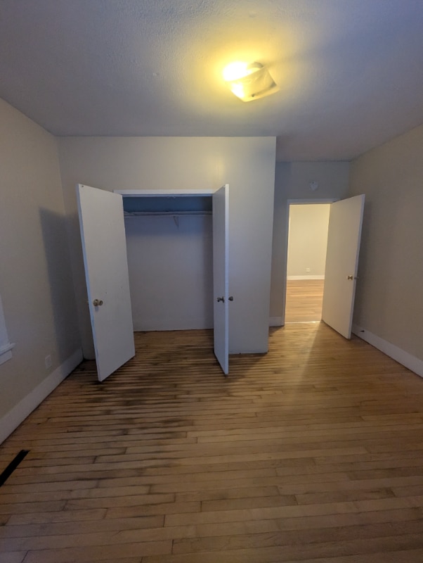 Building Photo - 604 Adams St NE