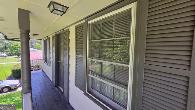 Building Photo - 715 Barnesdale Dr