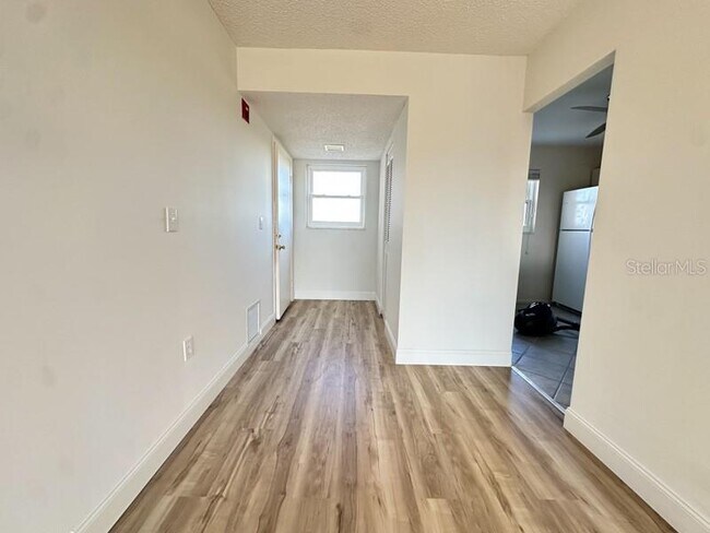 Building Photo - 3640 Ironwood Cir