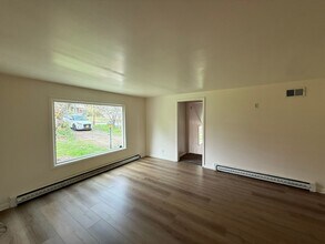 Building Photo - Great South Hills Location