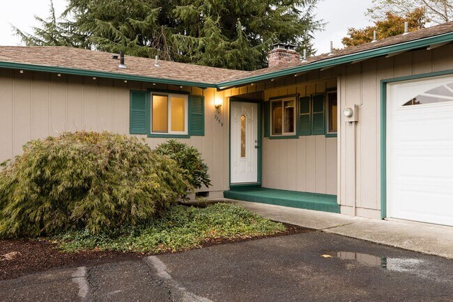 Primary Photo - Immaculately maintained 3-bdr/1.5-bath ran...