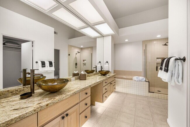 Building Photo - 55235 Laurel Valley