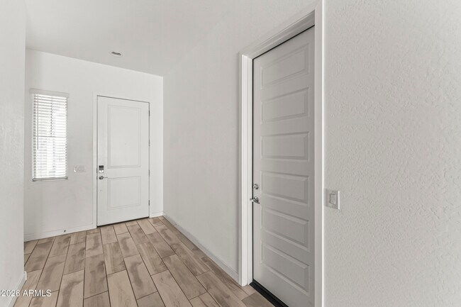 Building Photo - 9342 W Roma Ave