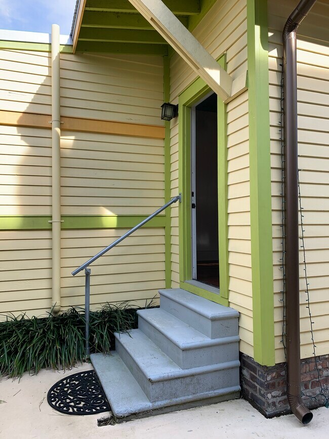 Building Photo - 4719 Laurel St