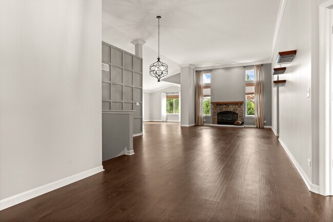 Building Photo - 1009 Birchwood Dr