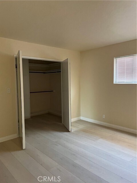 Building Photo - 12440 Elliott Ave