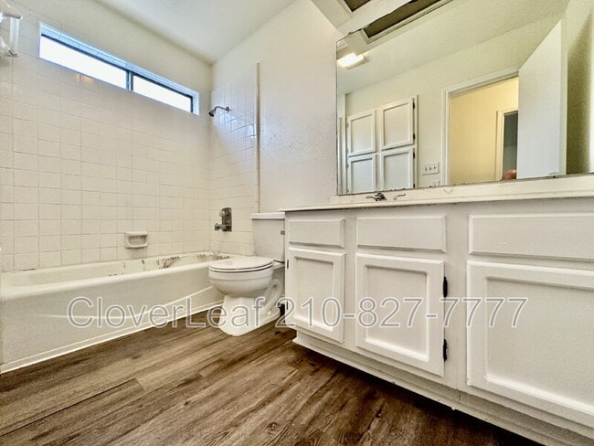 Building Photo - 10567 Starcrest Dr