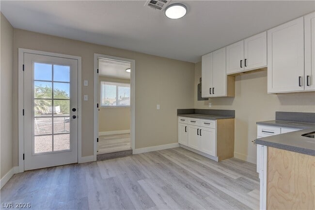 Building Photo - 1940 Merze Ave