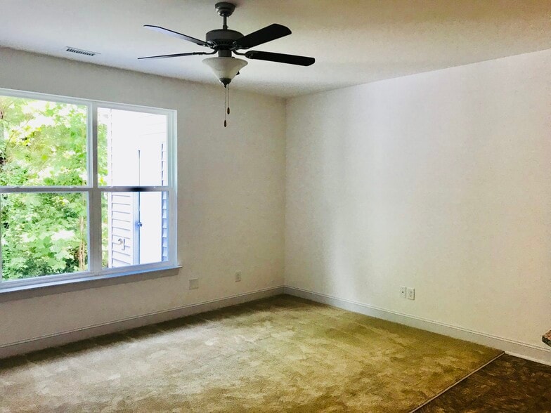 Building Photo - 650 Ganyard Farm Way, 43