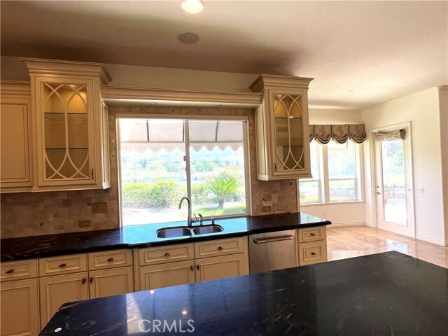 Building Photo - 12 Water Lily Way