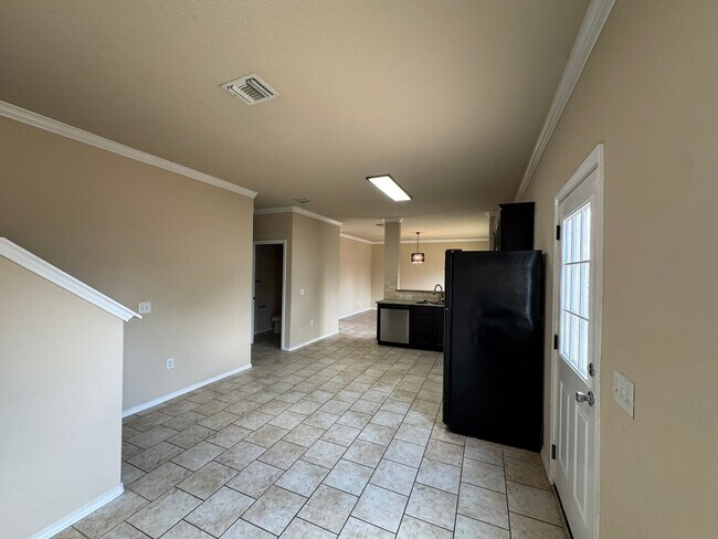 Building Photo - Move-In Special! Spacious 3BR Home with Large Private Yard in Mission Del Lago