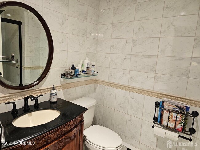 Building Photo - 663 Yorktown Ln