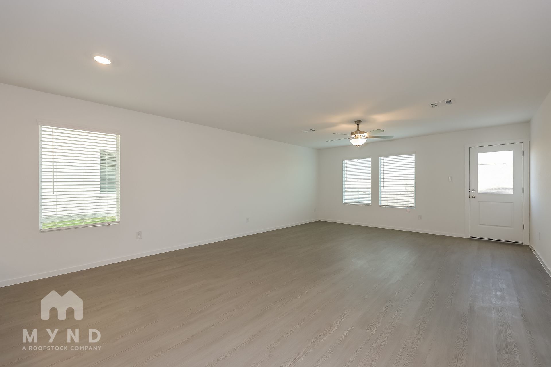 Building Photo - 2737 Ctr Crk Ln