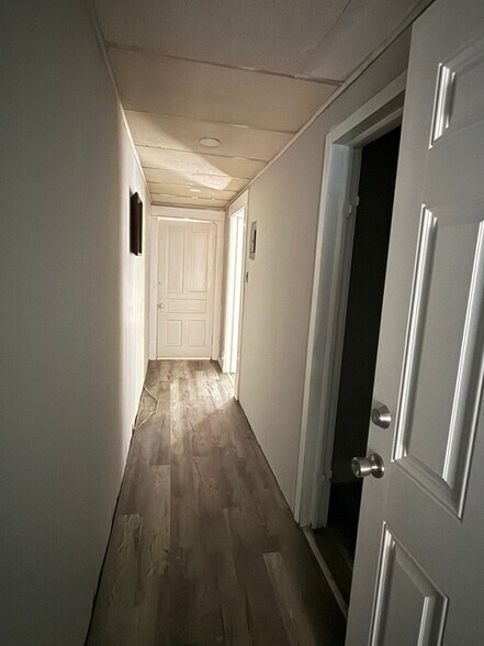 Building Photo - 315 S 4th St