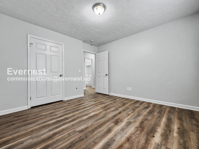 Building Photo - 234 Elm Pl