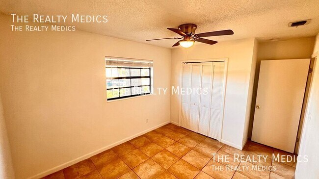 Building Photo - 1009 Alfred Dr