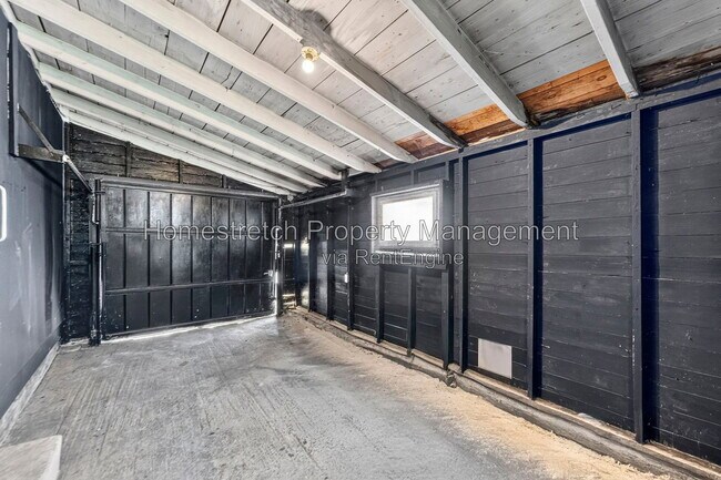 Building Photo - 426 Plaza Ave