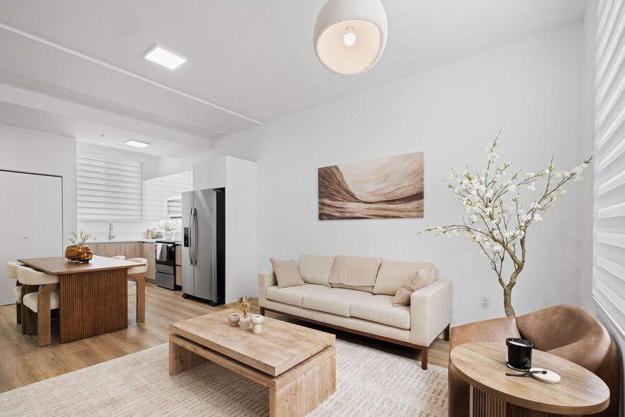 Building Photo - 41 NW 16th Ave