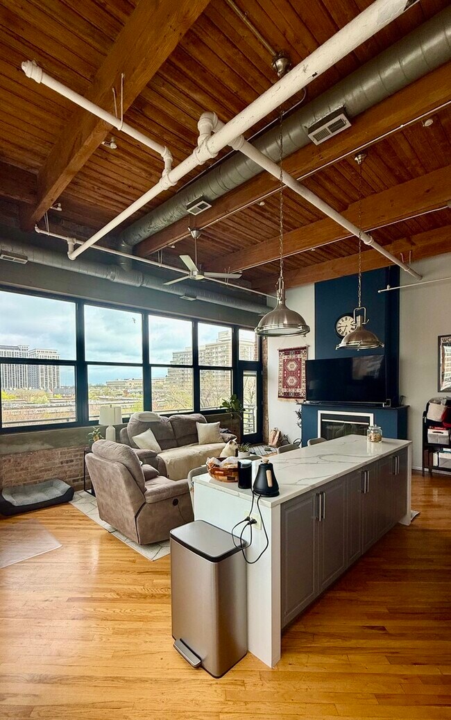 Building Photo - 1601 S Indiana Ave