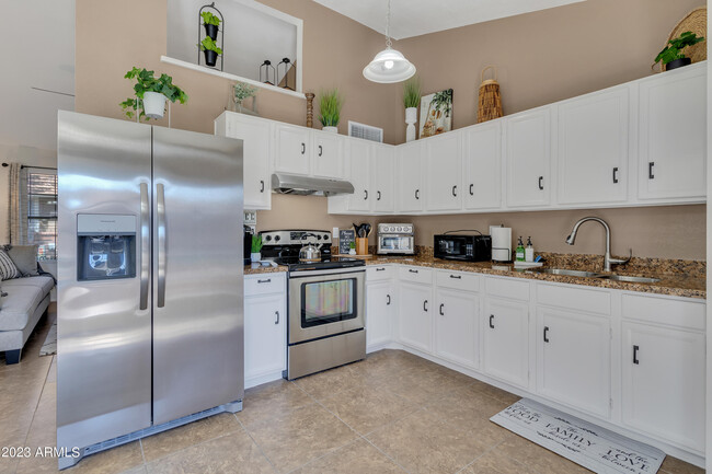 Building Photo - 8914 W Desert Jewel Dr