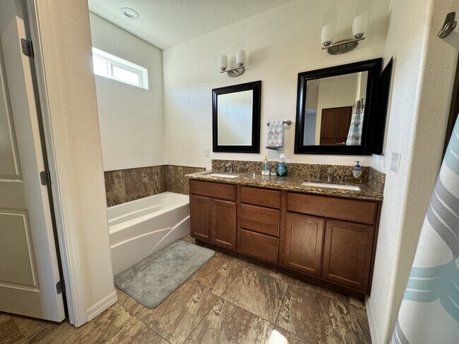 Building Photo - 2539 Bora Trl