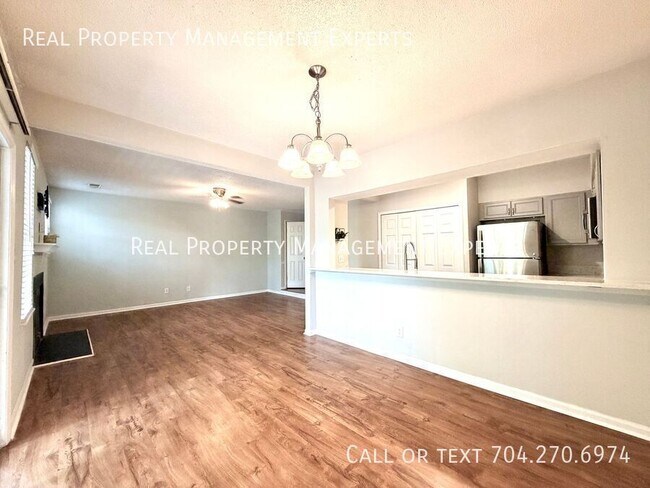 Building Photo - 20119 Henderson Rd