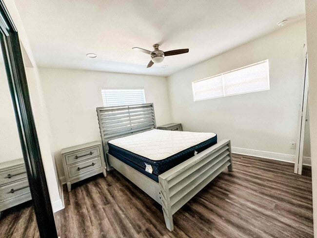 Building Photo - 1540 Lake Howard Dr