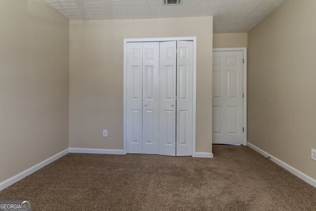 Building Photo - 1075 Omaha Dr