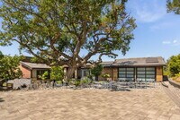 Building Photo - 357 La Casa Via