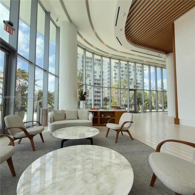 Building Photo - 175 SE 25th Rd