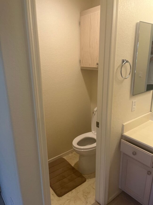 Building Photo - 55+ 2 Bed 2 bath home!