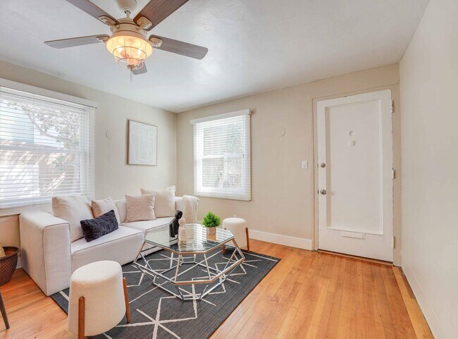 Building Photo - Albatross South