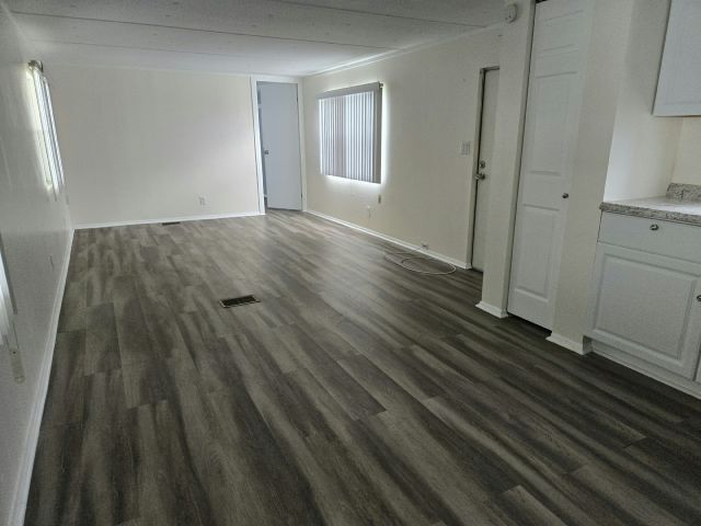 Building Photo - 106 49th Ave W