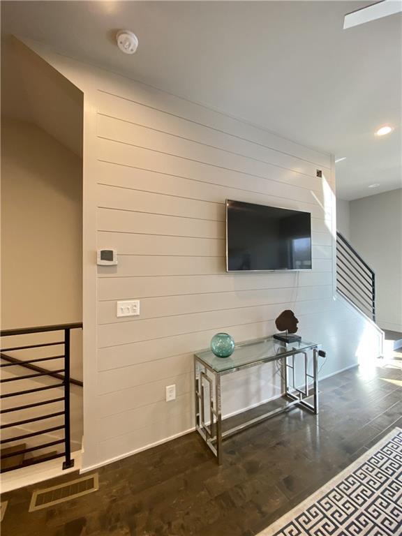 Building Photo - 133 Cityview Ct NE