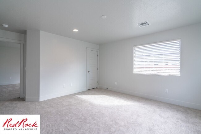 Building Photo - Innovative Design! 4 Bedroom Home in the Beautiful Desert Playa Community