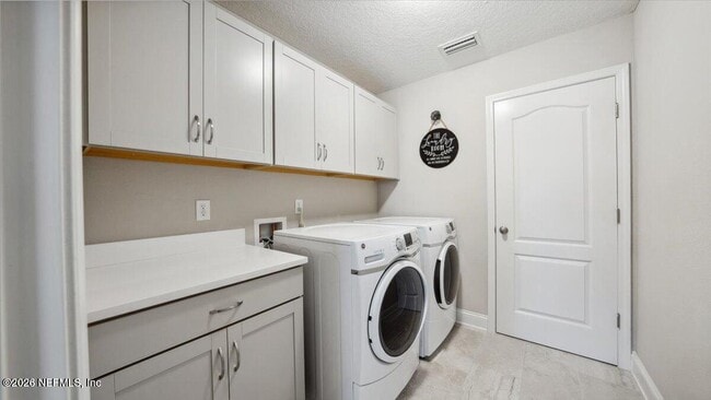 Building Photo - 1120 Persimmon Dr