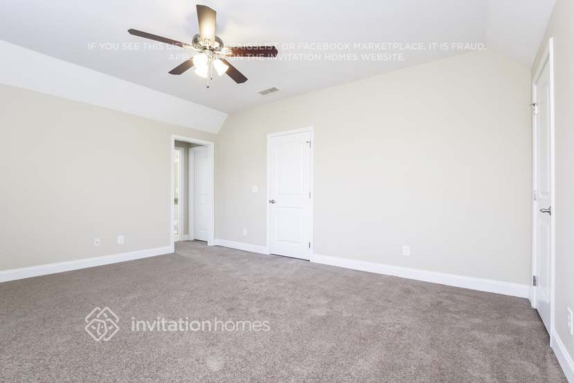 Building Photo - 215 Montana Way