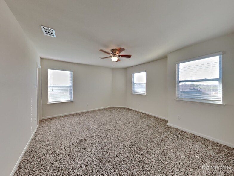 Building Photo - 106 Palomino Bnd Dr