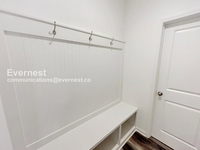 Building Photo - 5213 Rockwood Rd