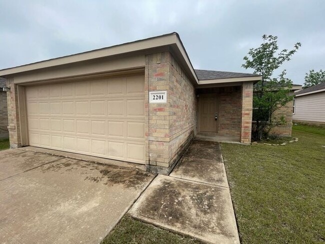 Building Photo - Perfect 3 Bedroom 2 Bath Home! GREAT Fort Worth Location -- Stainless Steel Kitchen Appliances In...
