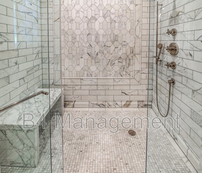 Building Photo - 103 Alester Square