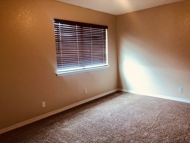 Building Photo - 3016 Tierra Cuervo Dr