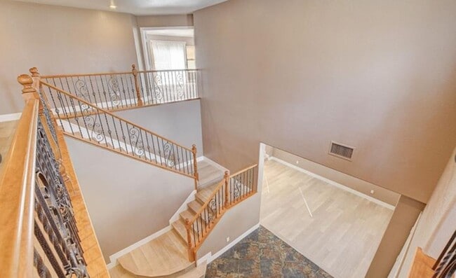 Building Photo - 757 Secret London Ave