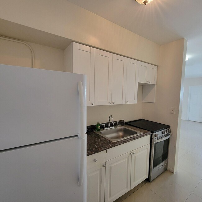 KITCHEN - 616 NW 14th Ave